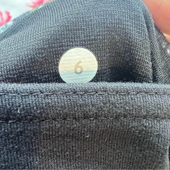 Lululemon  Women's Wunder Under Leggings Multicolor Floral Front Black Back Sz 6 - Picture 8 of 8